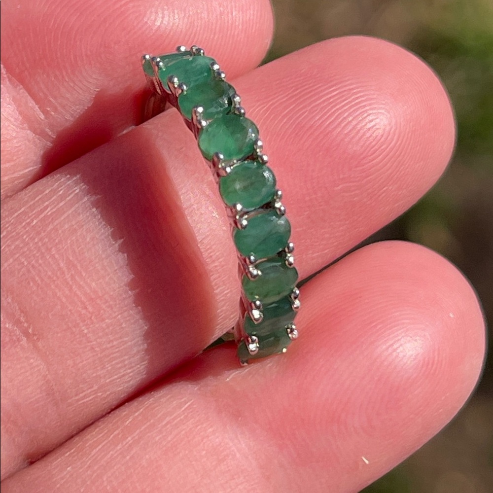 Half Eternity Zambia Natural Emerald Ring in 925 Sterling Silver Size 8 - Picture 13 of 15